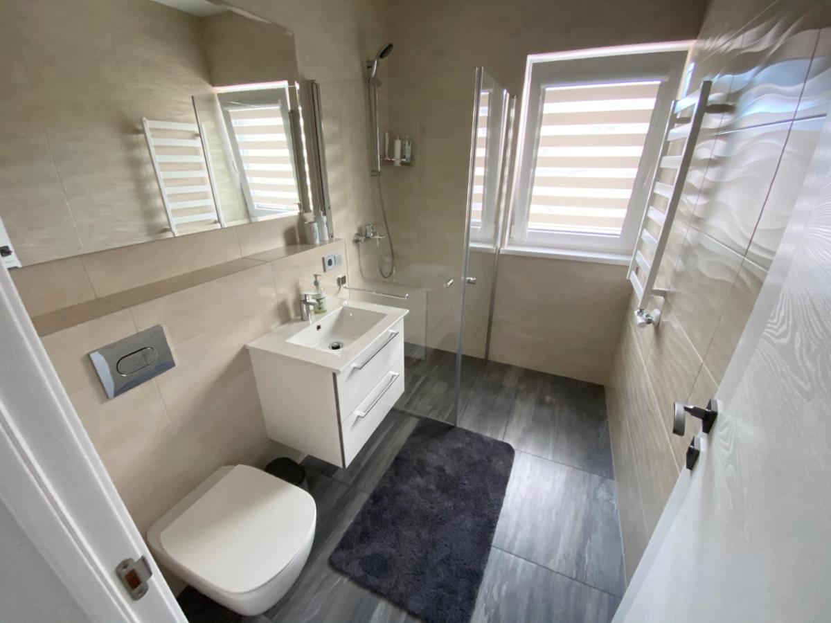 New J&R Apartment Near Girstutis, Free Private Parking & Self Check-In Κάουνας Εξωτερικό φωτογραφία